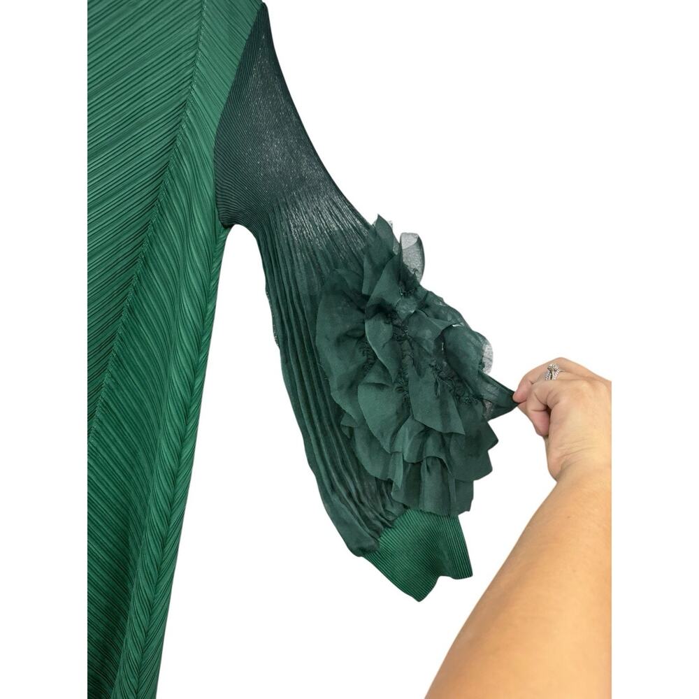 Elegant Green Dress - Picture 9 of 12